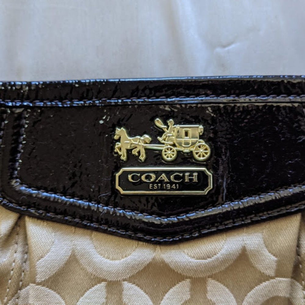 Coach Wristlet - Picture 3 of 6